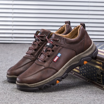 登山时尚2024新款男士休闲商务皮鞋户外运动中年爸爸学生男鞋一件