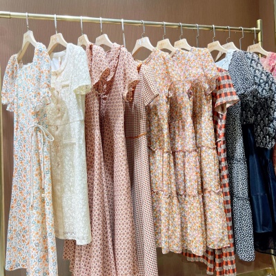 高品质大牌尾/货女装商场撤柜高奢专柜剪标直播间实体爆款供应链