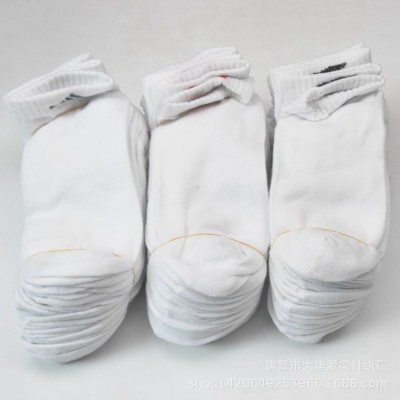 现货男夏季透气网眼短筒船袜纯色运动旅行足浴地毯一次性袜子批发