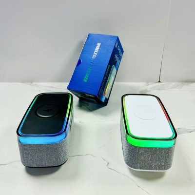 新款白噪音蓝牙音箱无线充电数字时钟闹钟三合一无线充氛围灯音响