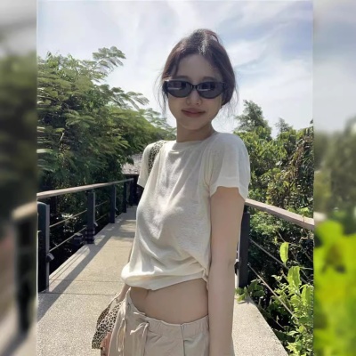 白色简约圆领短袖T恤女夏季2024新款修身显瘦基础打底衫气质上衣